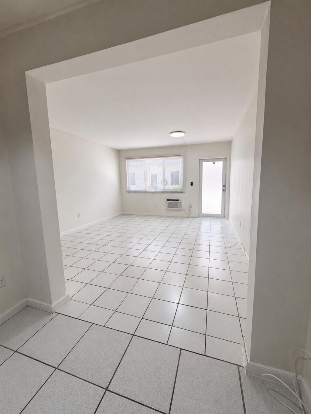 7424 Byron Avenue, Unit 4B, Miami Beach, FL 33141 Photo