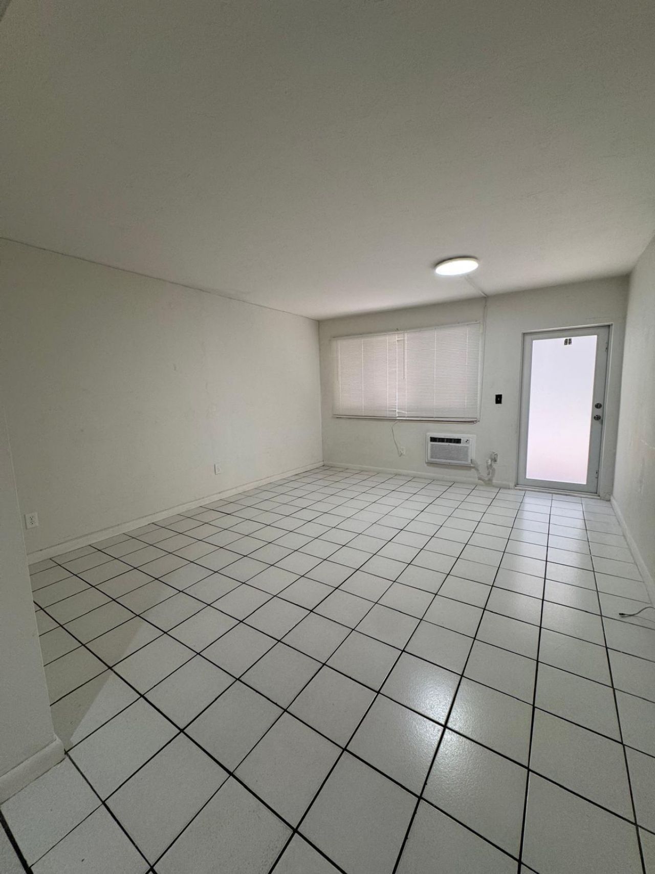 7424 Byron Avenue, Unit 4B, Miami Beach, FL 33141 Photo
