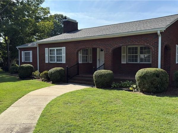 417 W Main Street , Yadkinville, NC 27055