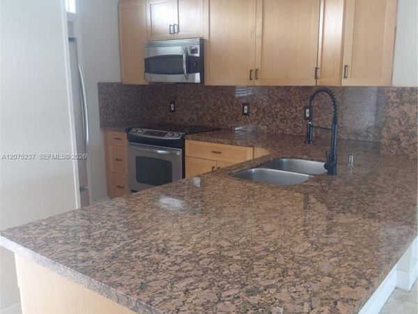 5495 NW 10th Ct , Unit 304, Plantation, FL 33313