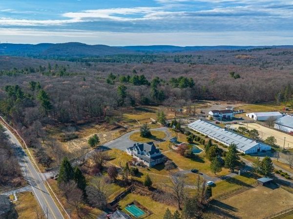 367 Union Valley Rd, West Milford, NJ 07435