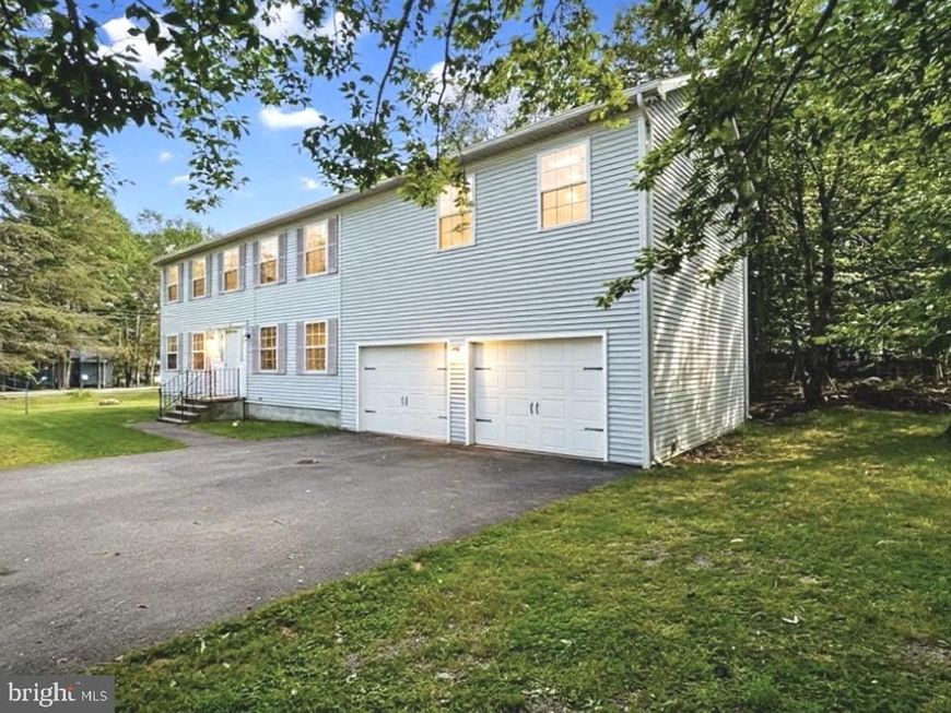 1226 Country Place Drive , Tobyhanna, PA 18466 Main Photo