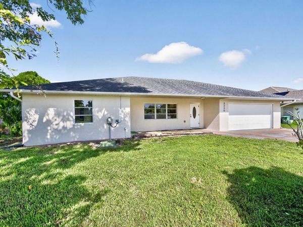 3330 SW Frankford Street, Port St. Lucie, FL 34953