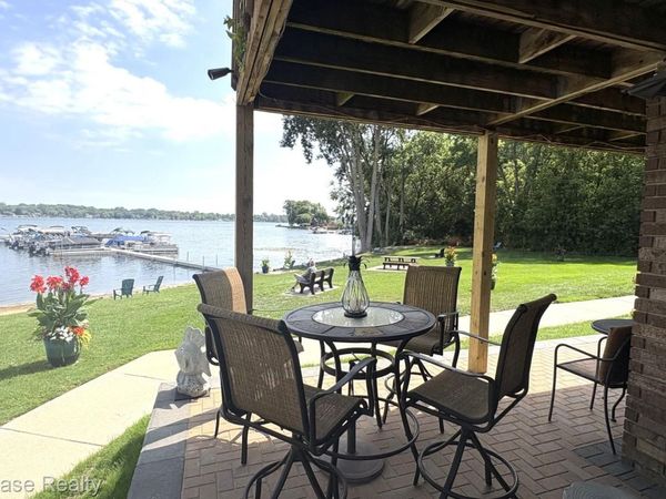 895 S Pontiac Trail Trail, Unit C101, Walled Lake, Mi 48390