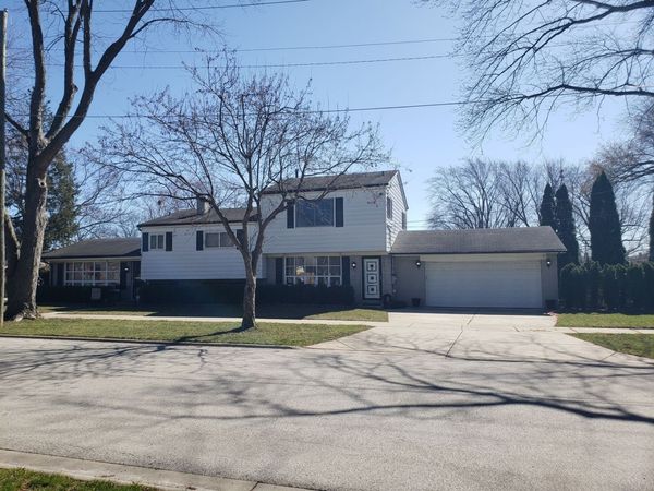 400 S Mount Prospect Road , Mount Prospect, IL 60056