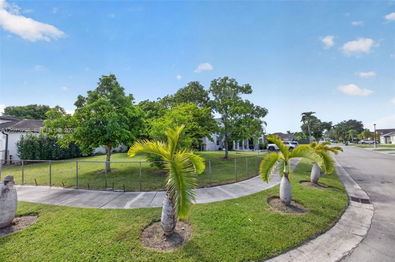 15401 SW 144th Ave , Miami, FL 33177 Photo