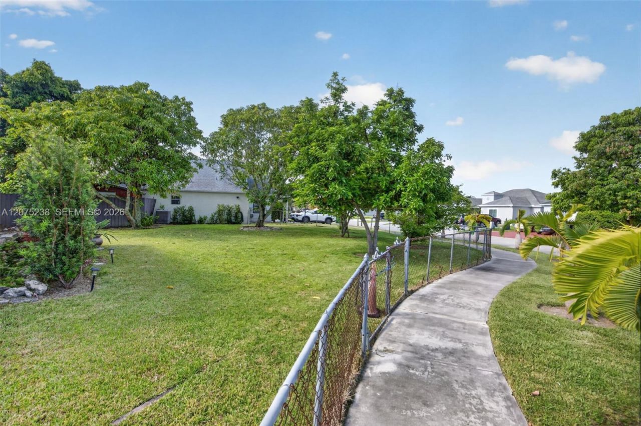 15401 SW 144th Ave , Miami, FL 33177 Photo