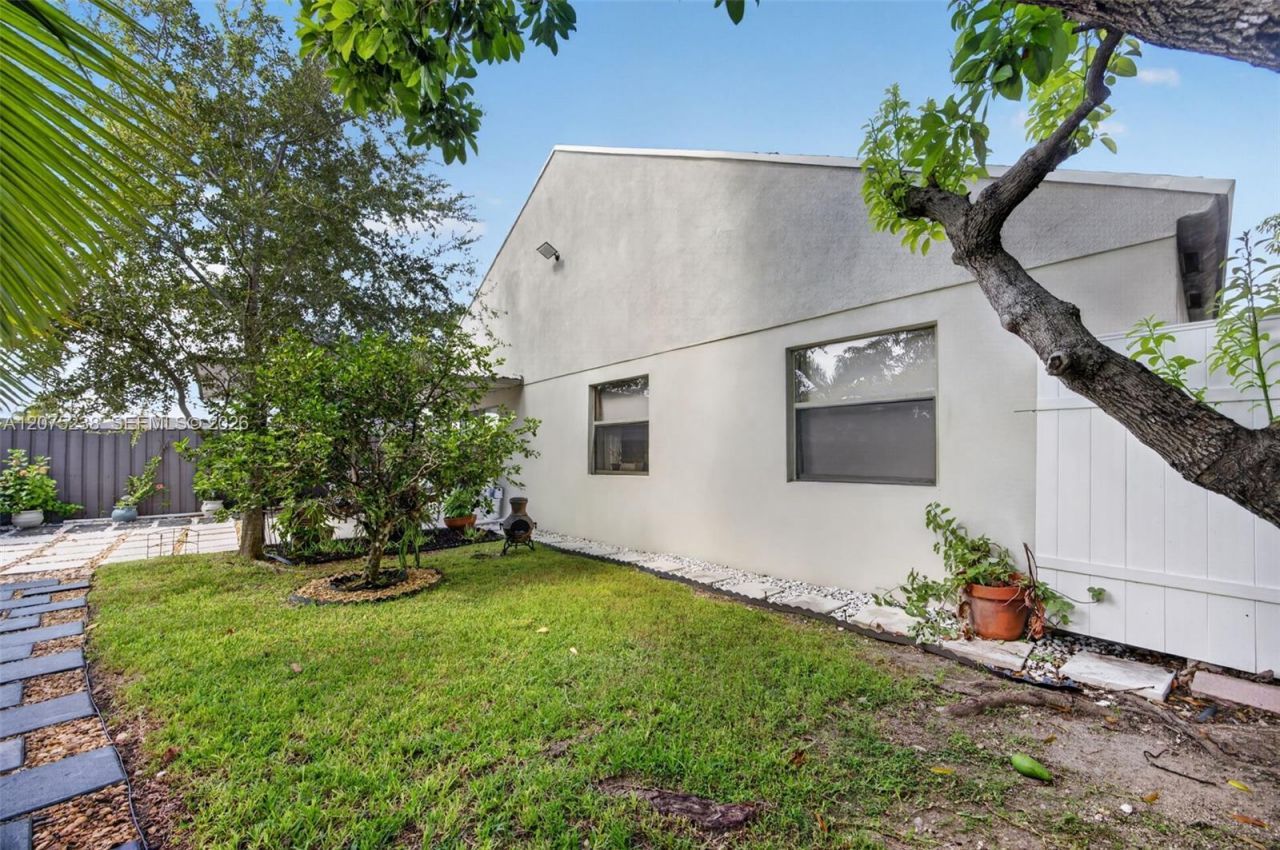 15401 SW 144th Ave , Miami, FL 33177 Photo