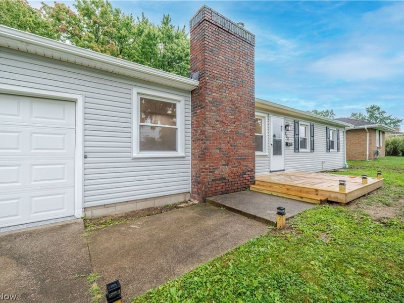 550 Neoka Drive, Campbell, OH 44405 Photo 3