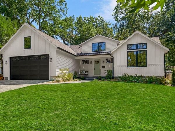 2905 W 73rd Street, Prairie Village, KS 66208