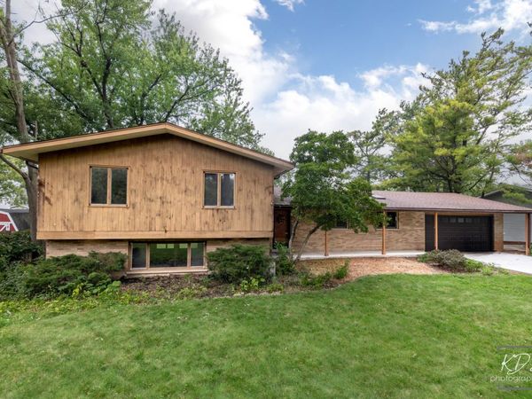 3S664 Delles Road , Naperville, IL 60563