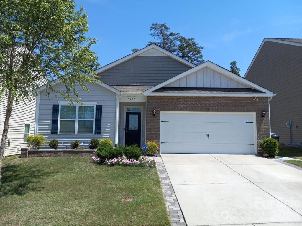 5108 Briscoe Drive, Charlotte, NC 28214 Main Photo