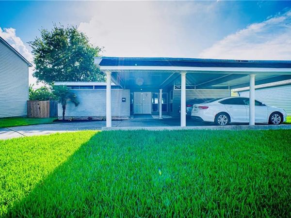 657 E MARLIN Court , Terrytown, LA 70056
