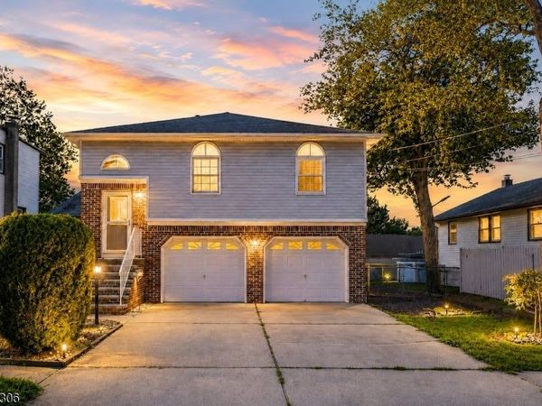 36 Aylin St, Metuchen, NJ 08840