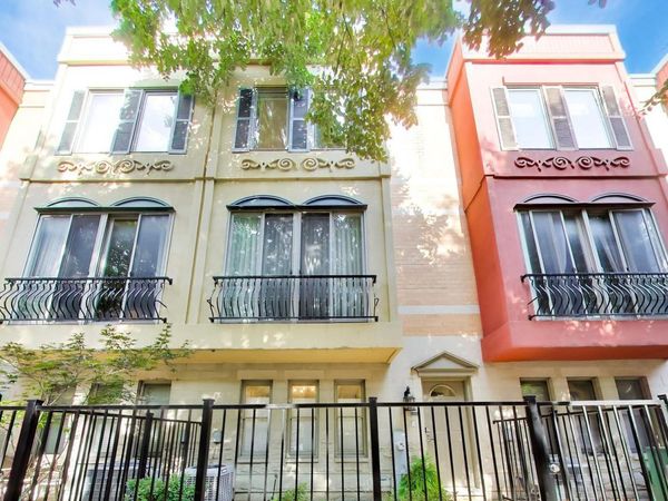 515 N Peoria Street , Chicago, IL 60642