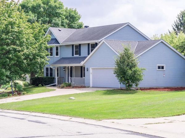 N102W15801 Flintlock TRAIL, Germantown, WI 53022