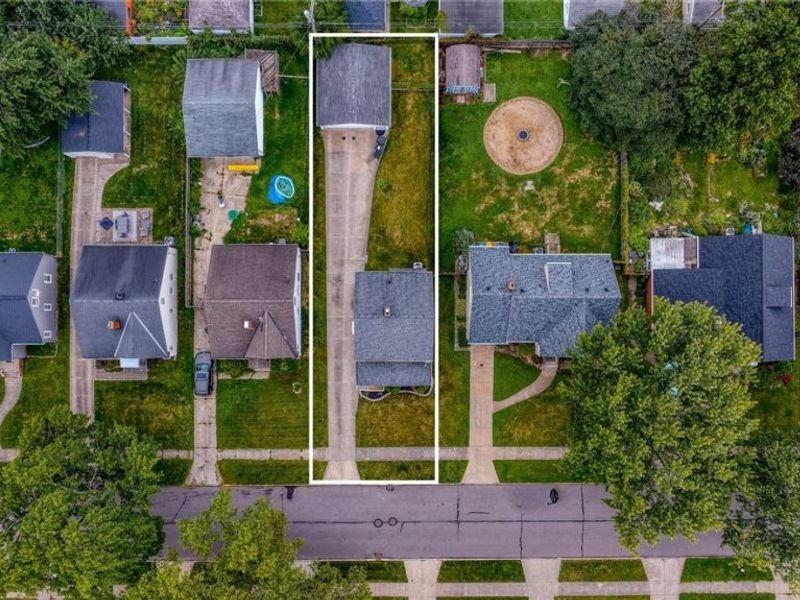 6810 Alber Avenue , Parma, OH 44129 Photo 2