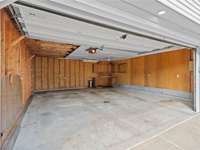 6810 Alber Avenue , Parma, OH 44129 Photo 40