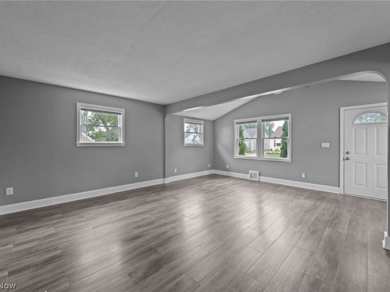 6810 Alber Avenue , Parma, OH 44129 Photo 8