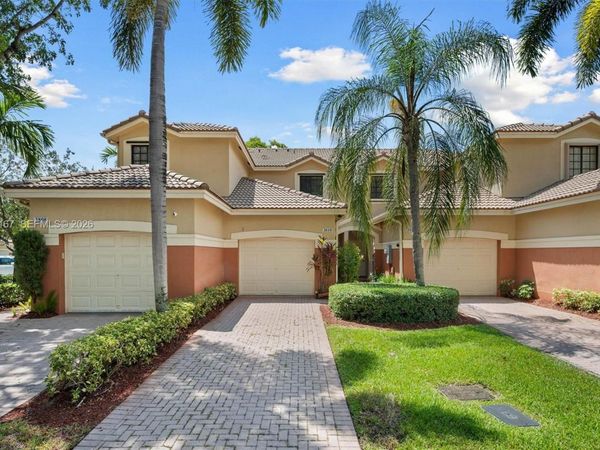 3810 Tree Top Dr, Weston, FL 33332