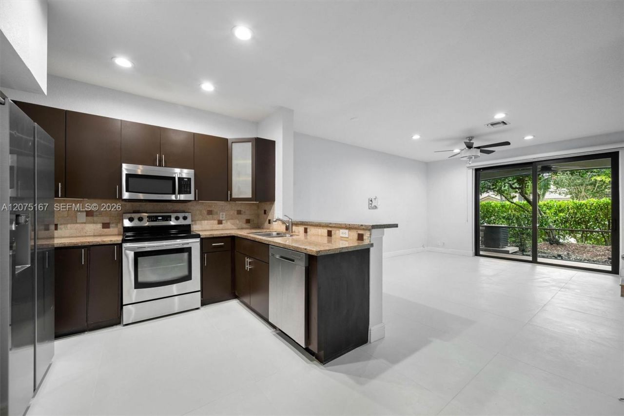3810 Tree Top Dr, Weston, FL 33332 Photo
