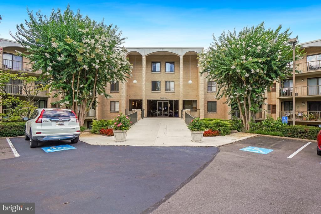 7425 DEMOCRACY BOULEVARD , BETHESDA, MD 20817