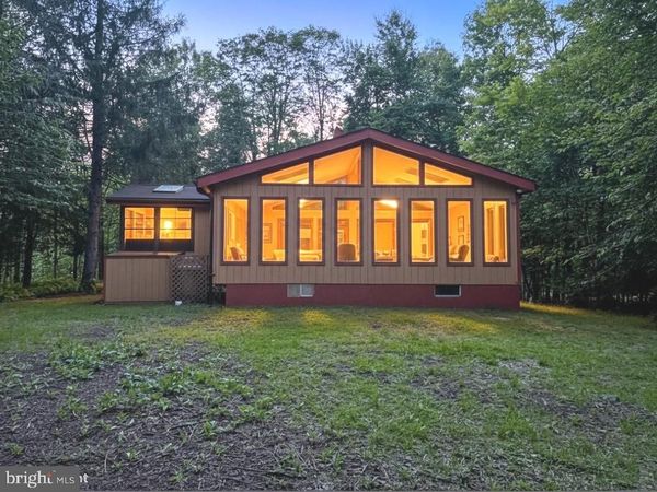 180 DELBERT DRIVE, GOULDSBORO, PA 18424