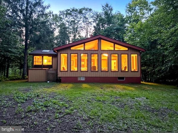 180 DELBERT DRIVE, GOULDSBORO, PA 18424