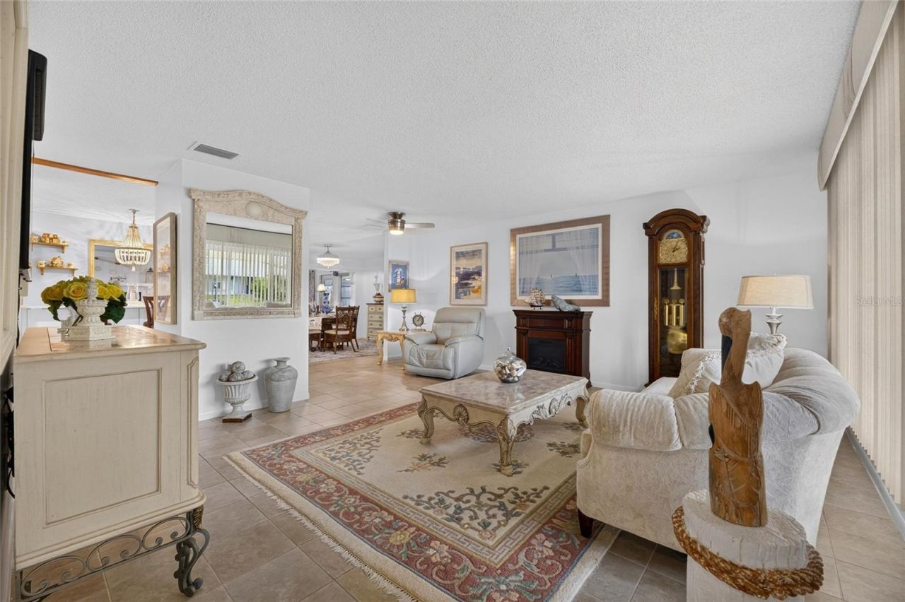 1516 New Bedford Drive , Sun City Center, FL 33573 Photo