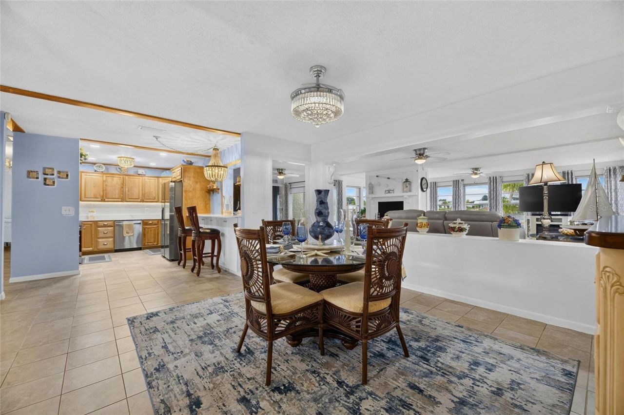 1516 New Bedford Drive , Sun City Center, FL 33573 Photo