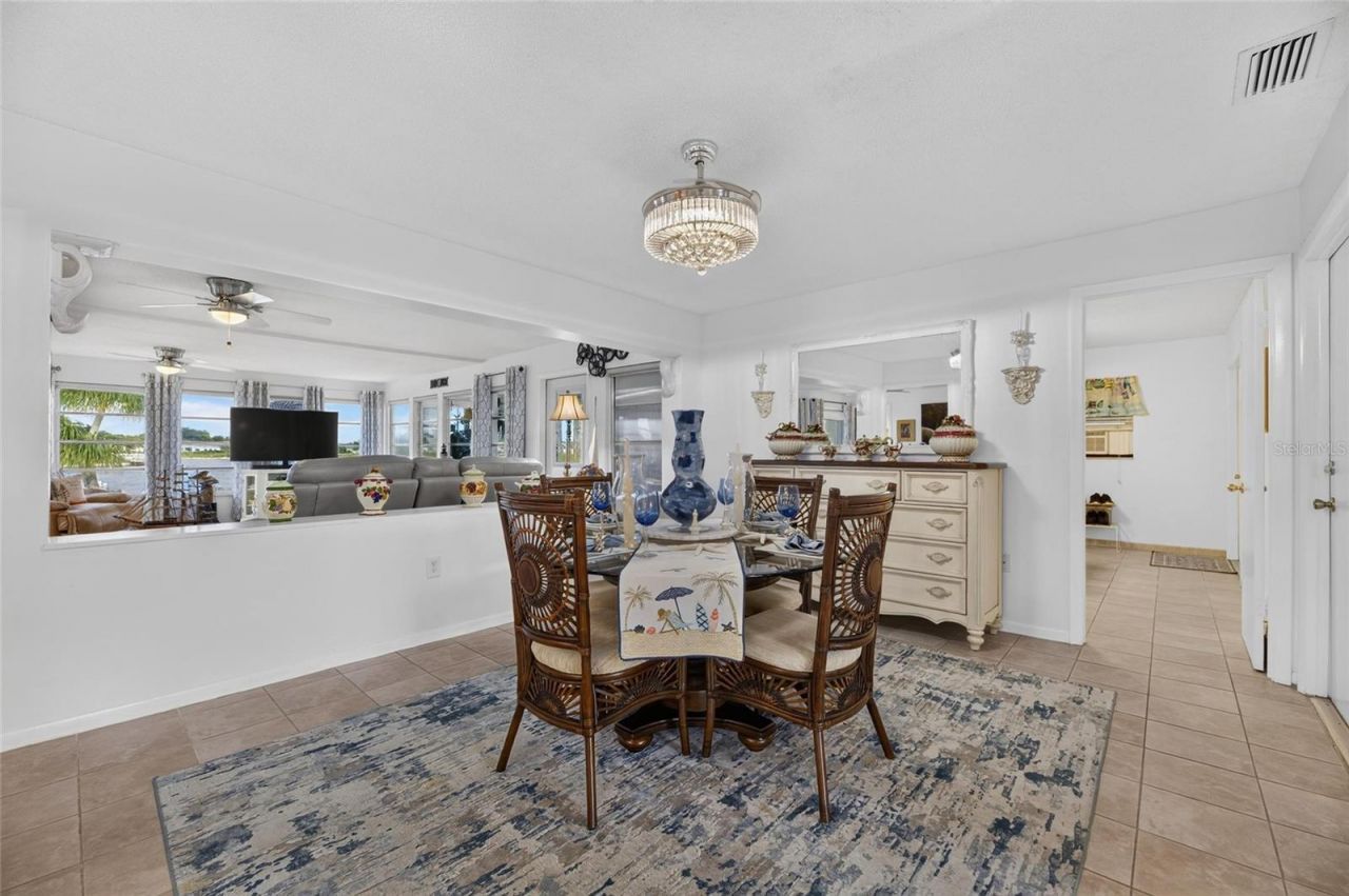 1516 New Bedford Drive , Sun City Center, FL 33573 Photo