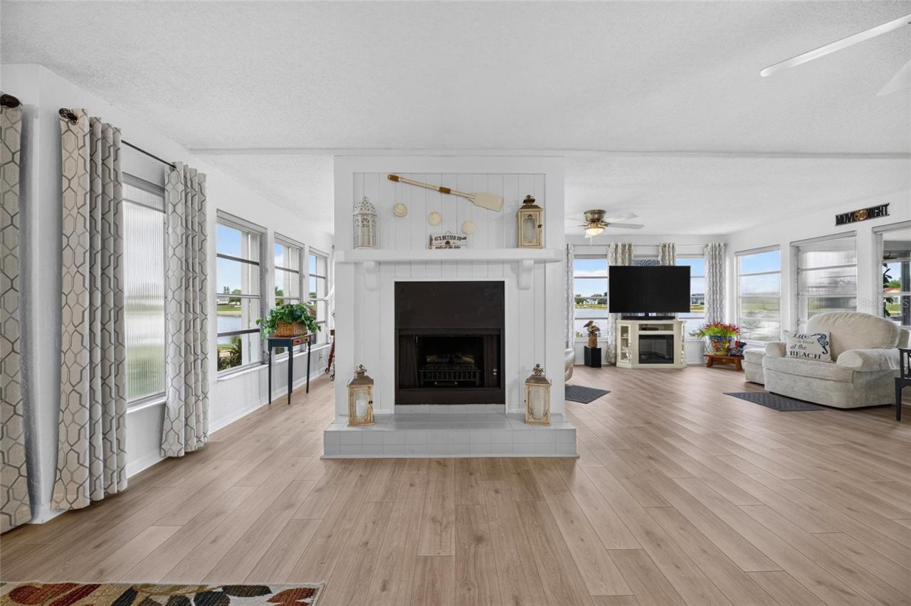 1516 New Bedford Drive , Sun City Center, FL 33573 Photo