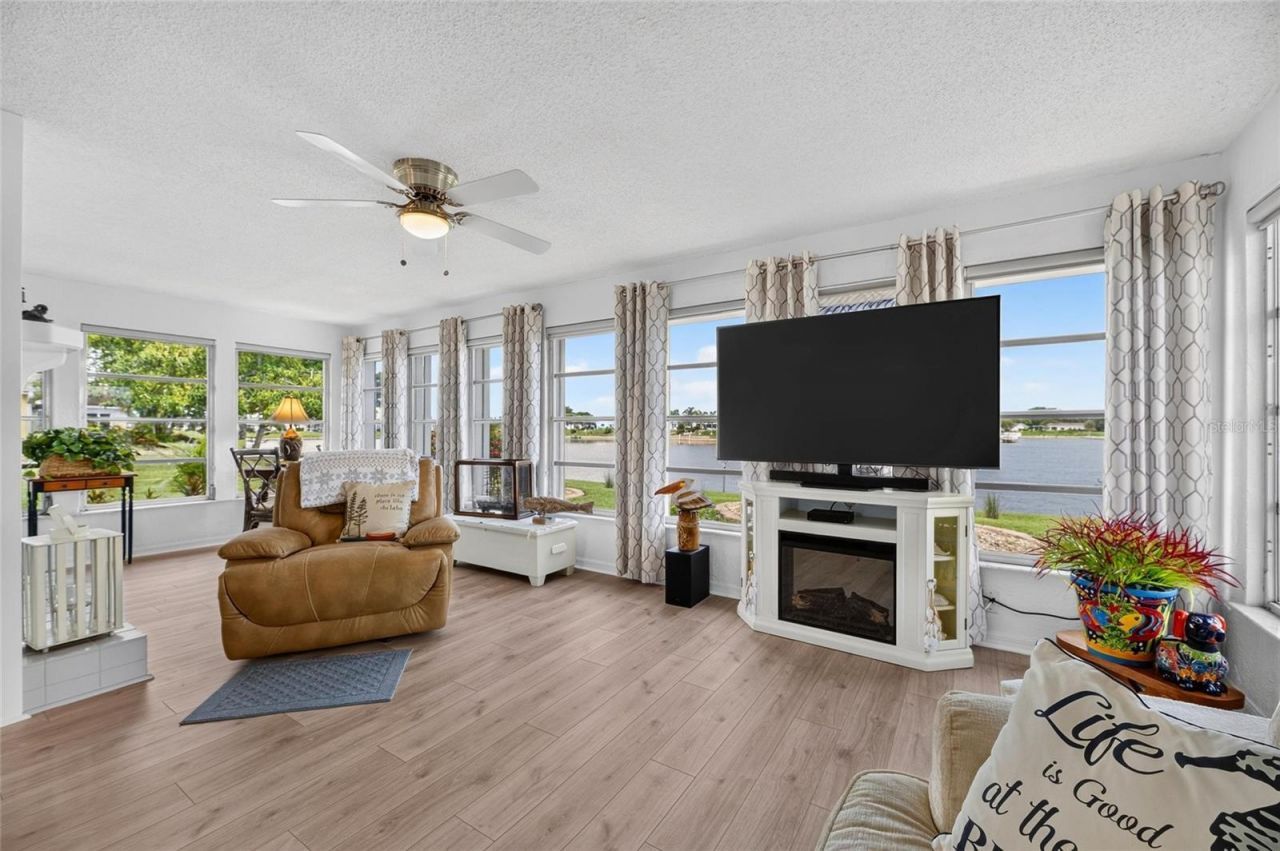 1516 New Bedford Drive , Sun City Center, FL 33573 Photo