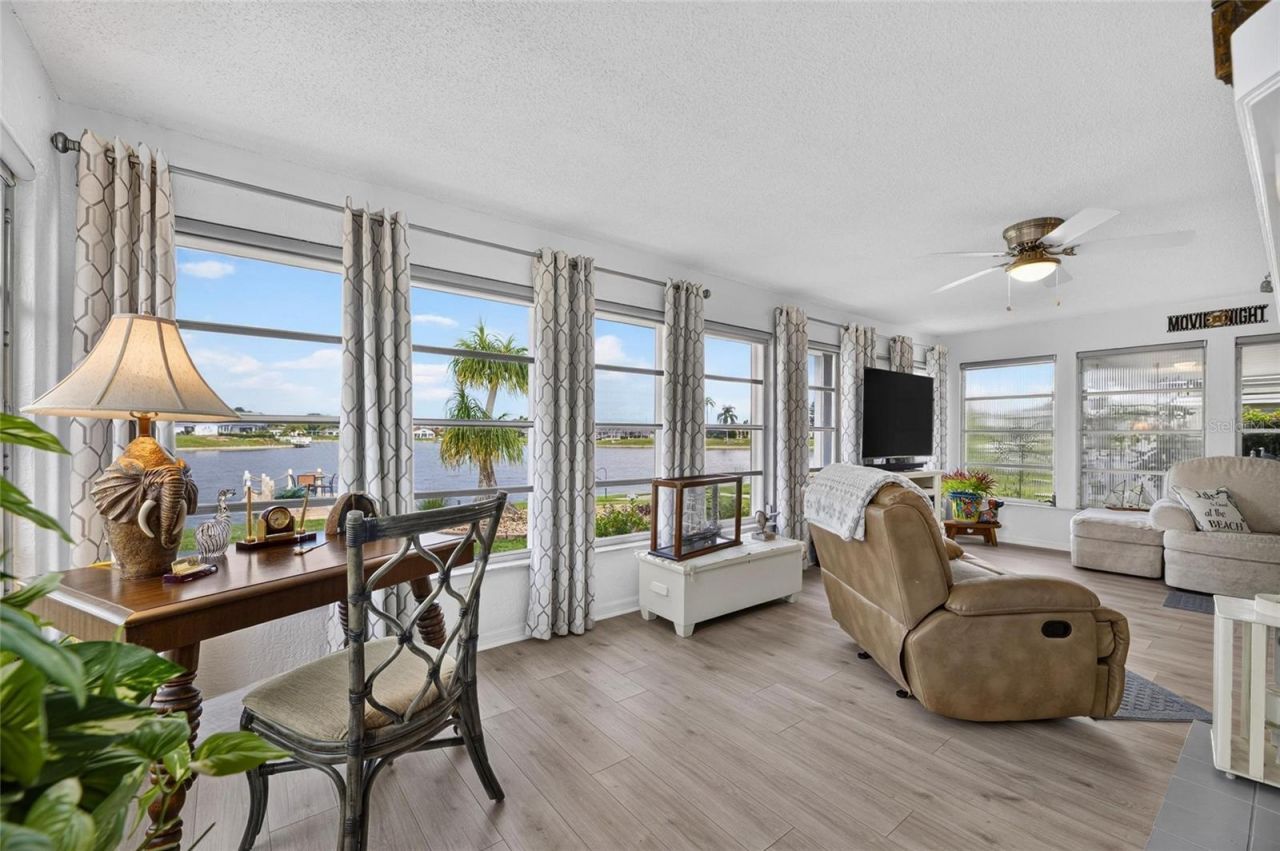 1516 New Bedford Drive , Sun City Center, FL 33573 Photo