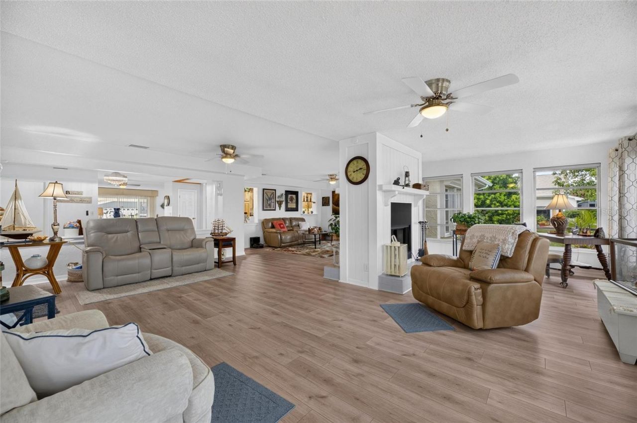 1516 New Bedford Drive , Sun City Center, FL 33573 Photo
