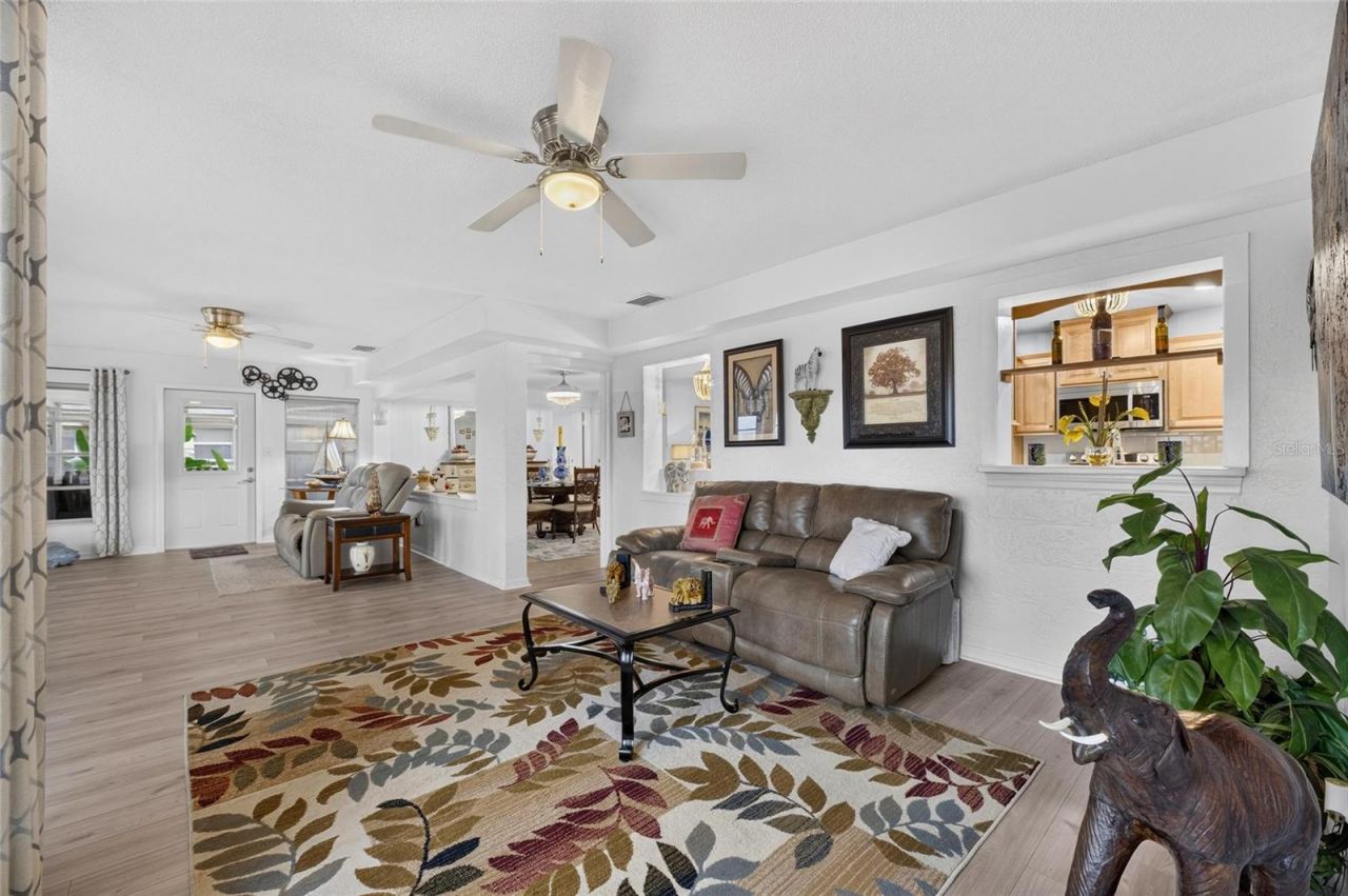 1516 New Bedford Drive , Sun City Center, FL 33573 Photo
