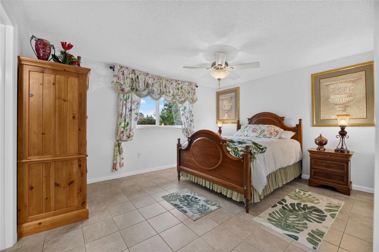 1516 New Bedford Drive , Sun City Center, FL 33573 Photo