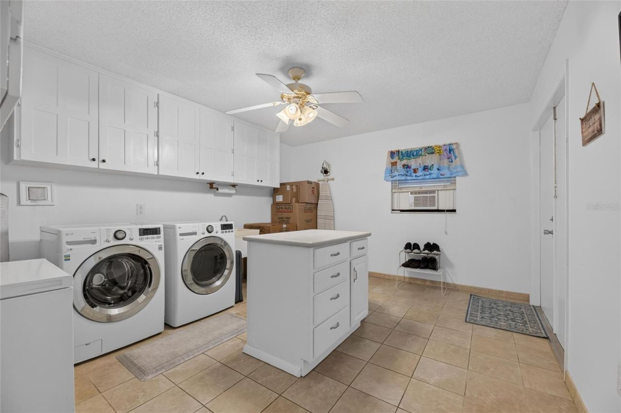 1516 New Bedford Drive , Sun City Center, FL 33573 Photo