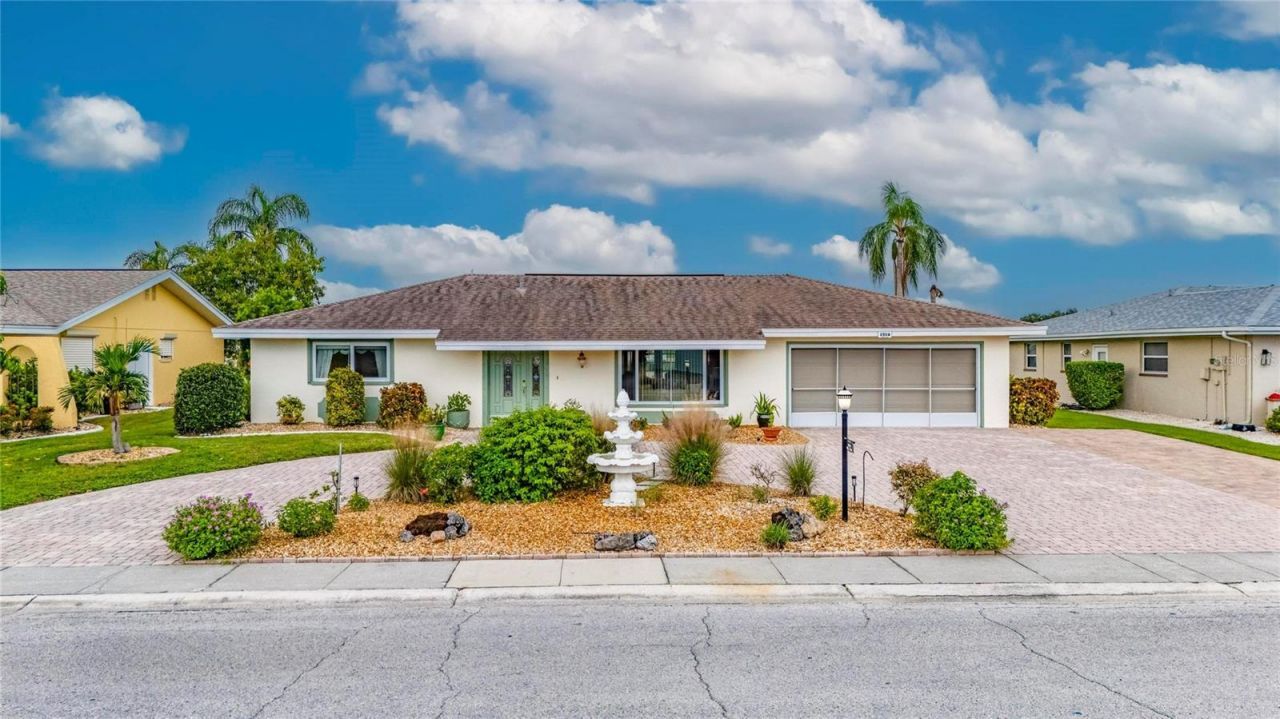 1516 New Bedford Drive , Sun City Center, FL 33573 Photo
