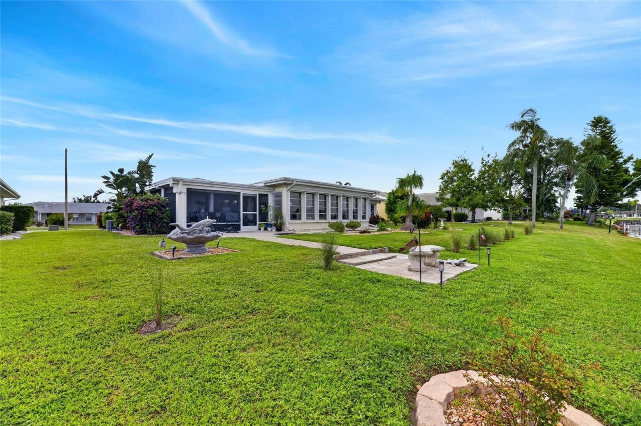 1516 New Bedford Drive , Sun City Center, FL 33573 Photo