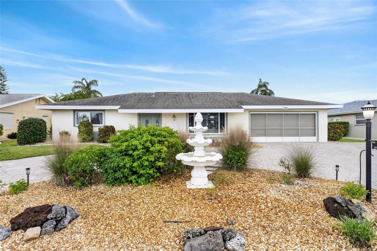 1516 New Bedford Drive , Sun City Center, FL 33573 Photo