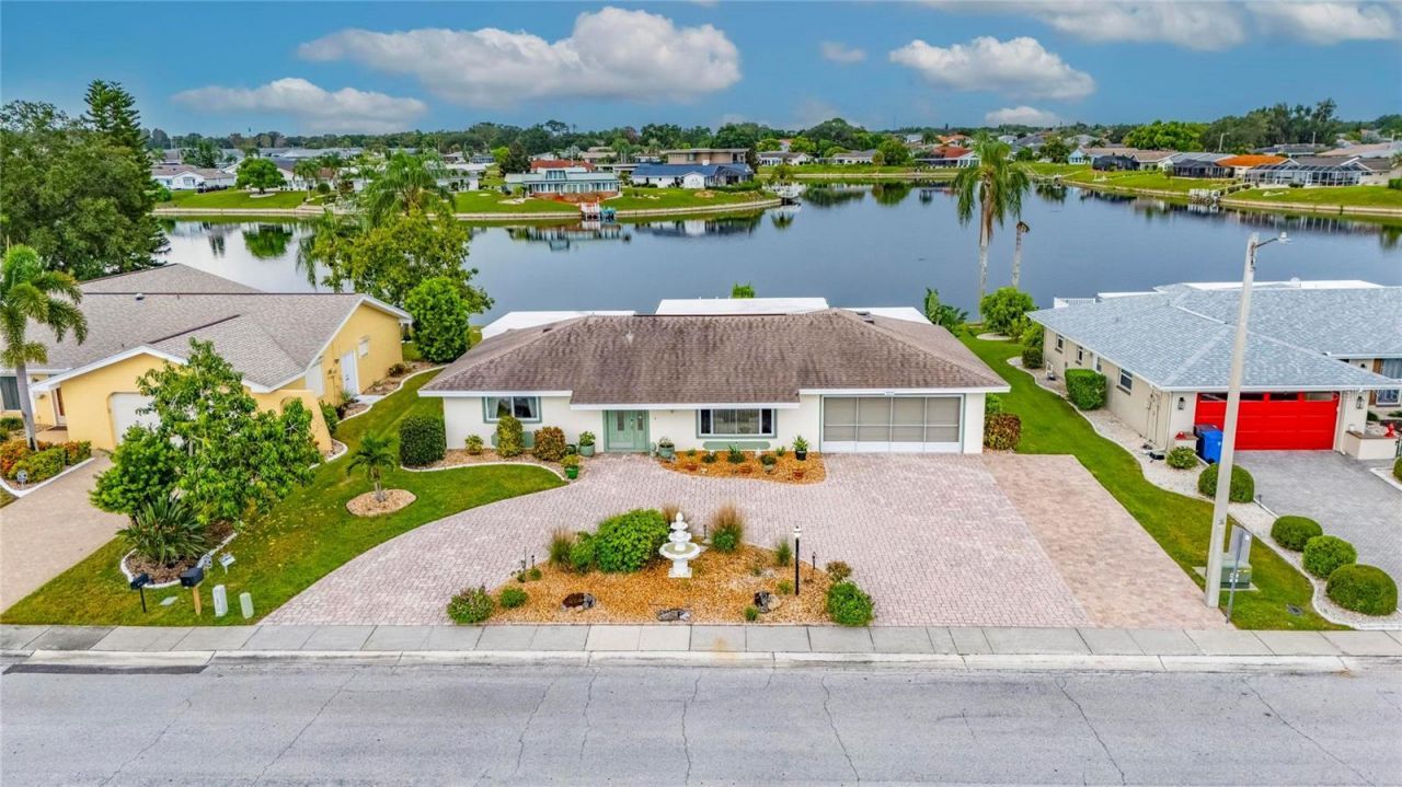 1516 New Bedford Drive , Sun City Center, FL 33573 Photo