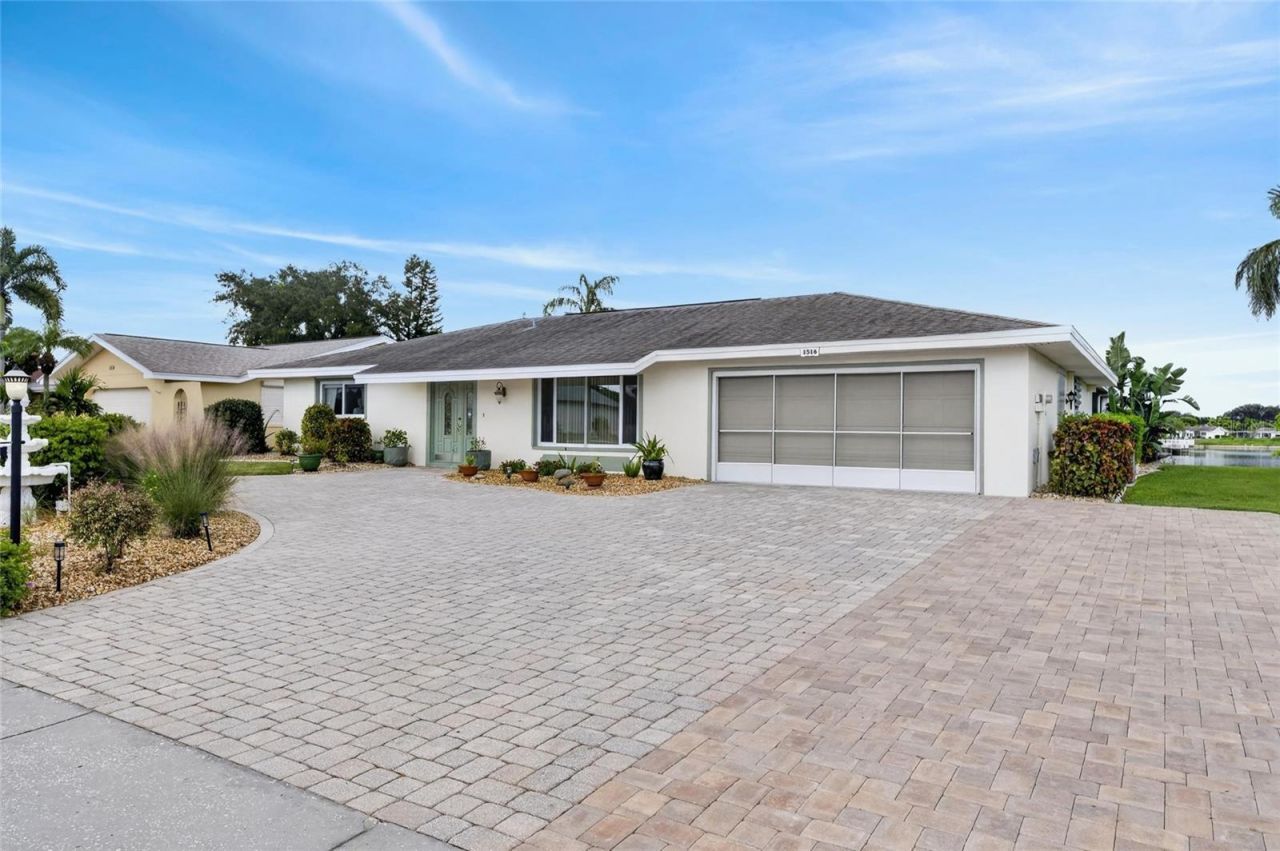 1516 New Bedford Drive , Sun City Center, FL 33573 Photo