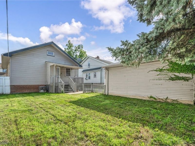 10823 Plymouth Avenue, Cleveland, OH 44125 Photo 18