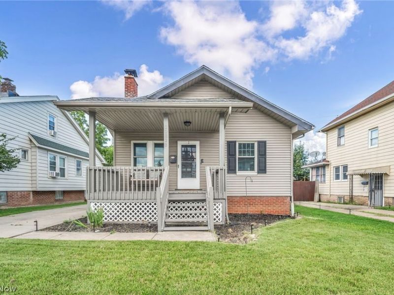 10823 Plymouth Avenue, Cleveland, OH 44125 Photo 2