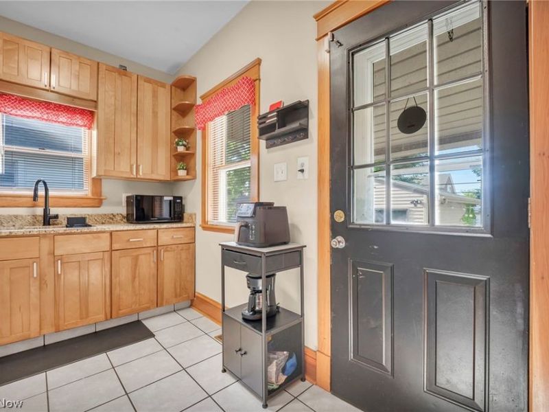 10823 Plymouth Avenue, Cleveland, OH 44125 Photo 5