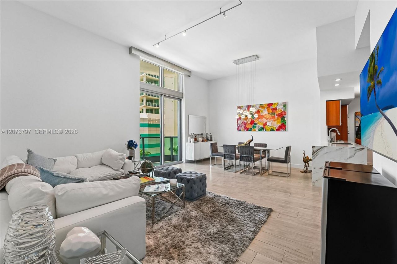 1331 Brickell Bay Dr , Unit 611, Miami, FL 33131 Photo