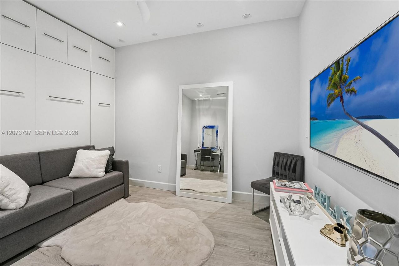 1331 Brickell Bay Dr , Unit 611, Miami, FL 33131 Photo