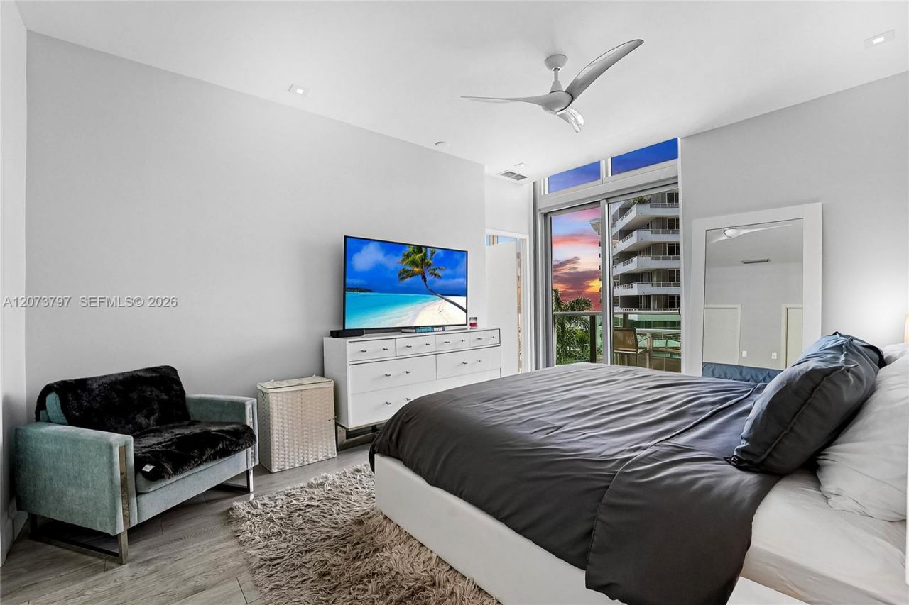 1331 Brickell Bay Dr , Unit 611, Miami, FL 33131 Photo