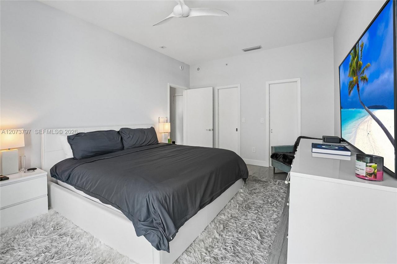 1331 Brickell Bay Dr , Unit 611, Miami, FL 33131 Photo